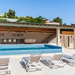 Beachfront Villa, 28 Sqm Heated Infinity Pool, Open Sea Sunset Views - Sunset Sevid