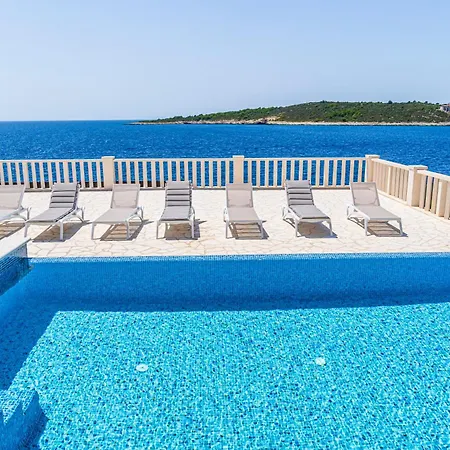 Beachfront Villa, 28 Sqm Heated Infinity Pool, Open Sea Sunset Views - Sunset