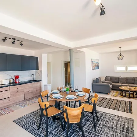 Beachfront Villa, 28 Sqm Heated Infinity Pool, Open Sea Sunset Views - Sunset Sevid