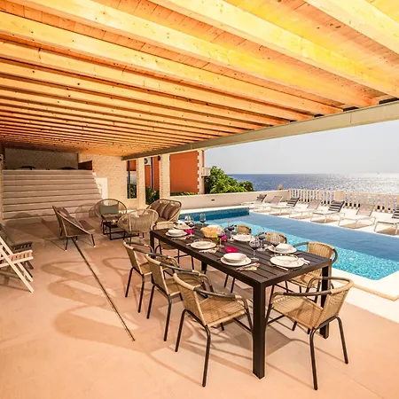 Beachfront Villa, 28 Sqm Heated Infinity Pool, Open Sea Sunset Views - Sunset * Sevid
