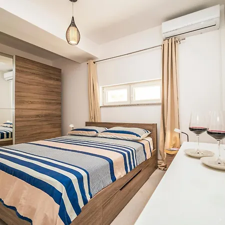 Beachfront Villa, 28 Sqm Heated Infinity Pool, Open Sea Sunset Views - Sunset Nyaraló Sevid