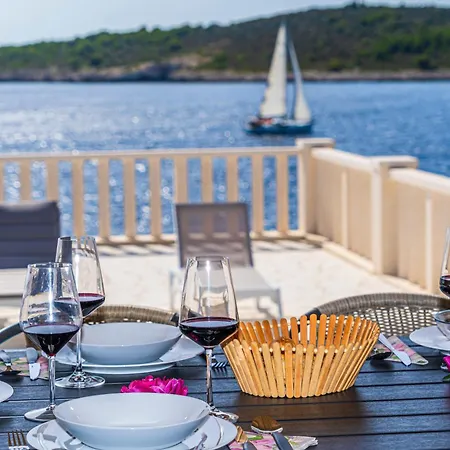 Beachfront Villa, 28 Sqm Heated Infinity Pool, Open Sea Sunset Views - Sunset * Sevid