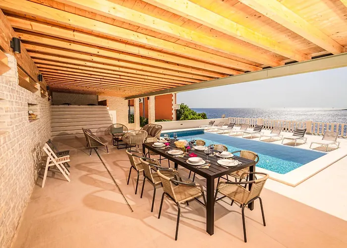 Beachfront Villa, 28 Sqm Heated Infinity Pool, Open Sea Sunset Views - Sunset * Sevid