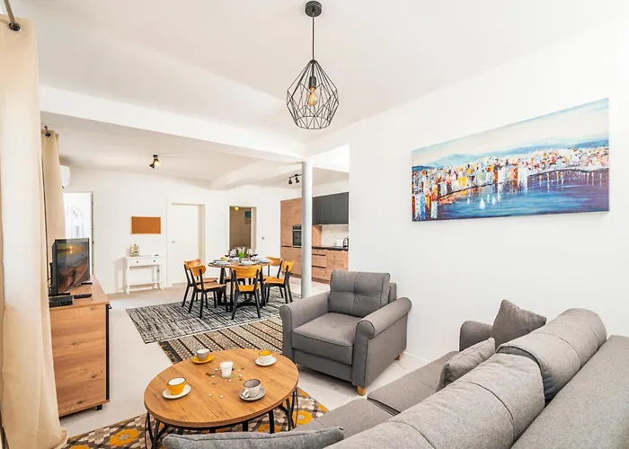 Beachfront Villa, 28 Sqm Heated Infinity Pool, Open Sea Sunset Views - Sunset Hébergement de vacances Sevid