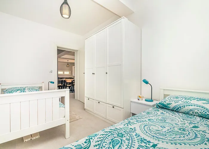 Beachfront Villa, 28 Sqm Heated Infinity Pool, Open Sea Sunset Views - Sunset Hébergement de vacances *