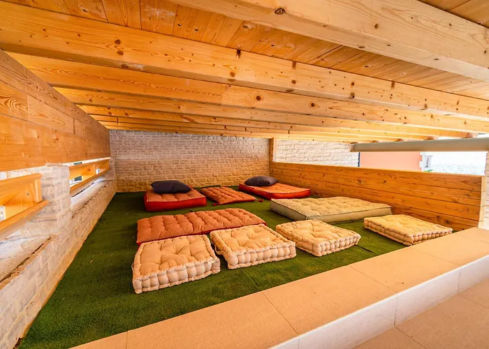 Beachfront Villa, 28 Sqm Heated Infinity Pool, Open Sea Sunset Views - Sunset Hébergement de vacances Sevid