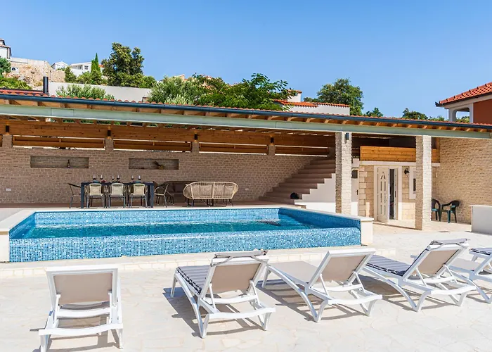 Beachfront Villa, 28 Sqm Heated Infinity Pool, Open Sea Sunset Views - Sunset Sevid