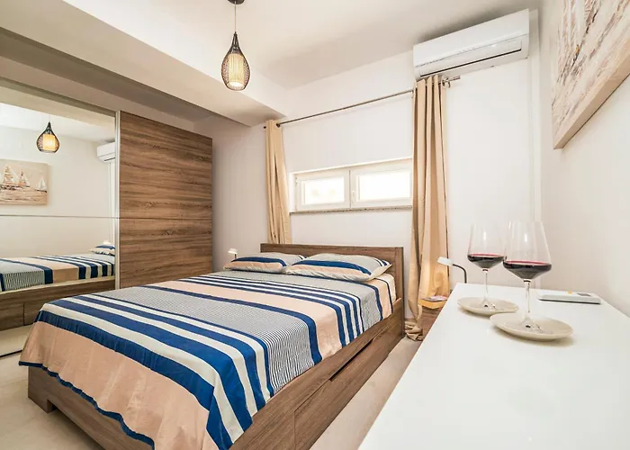 Beachfront Villa, 28 Sqm Heated Infinity Pool, Open Sea Sunset Views - Sunset Hébergement de vacances Sevid