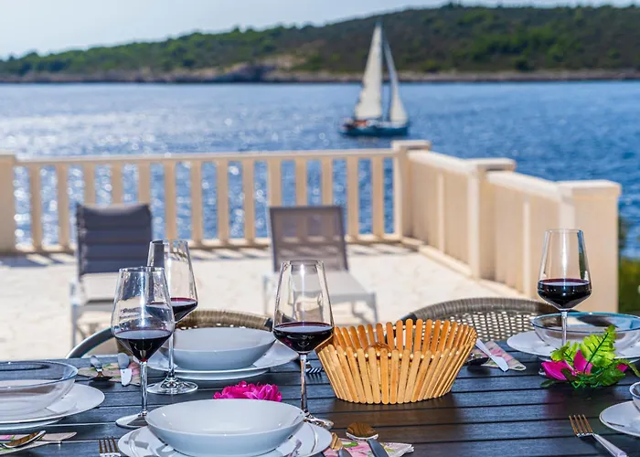 Beachfront Villa, 28 Sqm Heated Infinity Pool, Open Sea Sunset Views - Sunset * Sevid