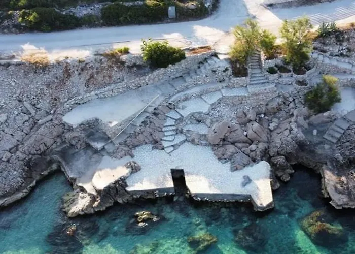 Hébergement de vacances Beachfront Villa, 28 Sqm Heated Infinity Pool, Open Sea Sunset Views - Sunset *